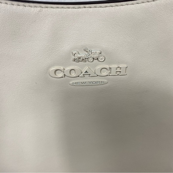 Coach Penelope shoulder bag in Chalk - Picture 5 of 11